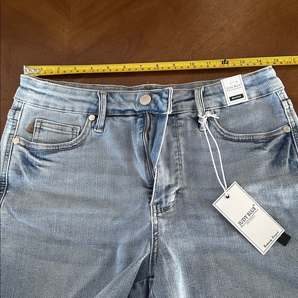 NWT Judy Blue in your dreams Tummy Control Light Blue Frayed Jean Shorts - Picture 3 of 5
